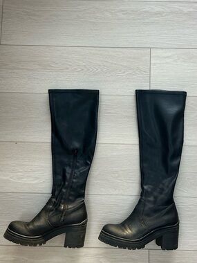 Black Knee-High Platform Boots - Women